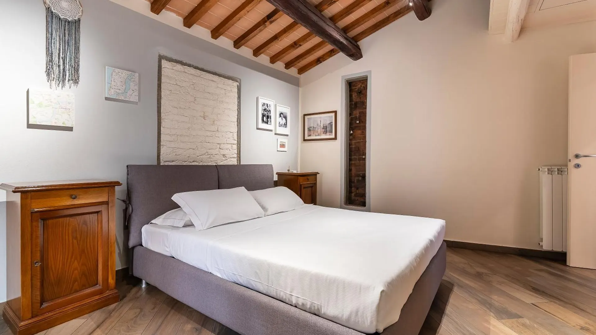 Leone Apartment Florence